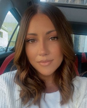 Cristina95 from Washington,United States